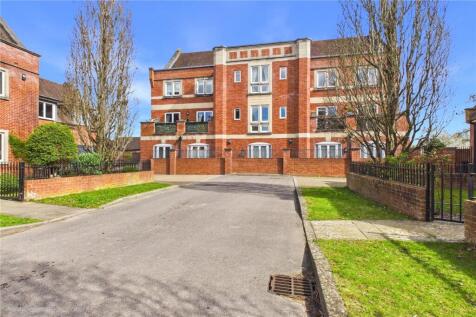Abbey Gardens, Upper Woolhampton, Reading, Berkshire, RG7