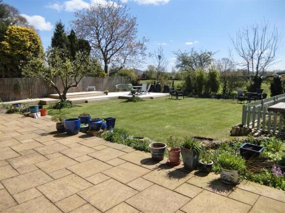 Landscaped Rear Gard
