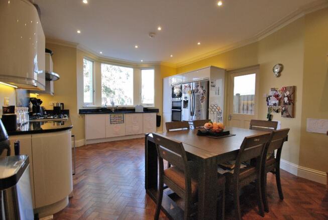 Open-Plan Kitchen/Dining Room