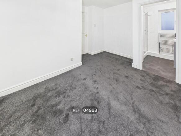 3 bed Semi-Detached to rent Image 7