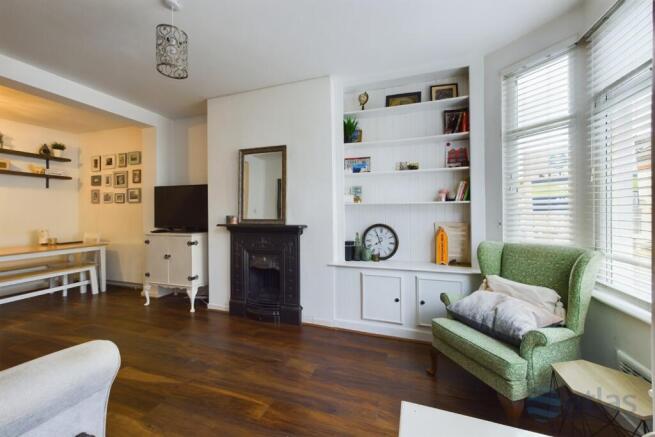 Living / Dining Area