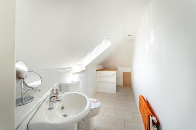 Cloakroom / Laundry