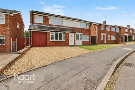 Warwick Close, MARKET HARBOROUGH