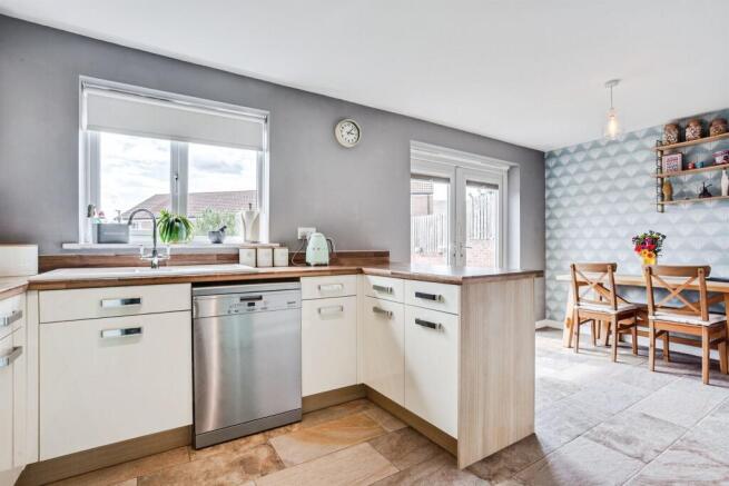 3 bed Detached for sale Image 6