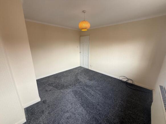 3 bed Semi-Detached to rent Image 12