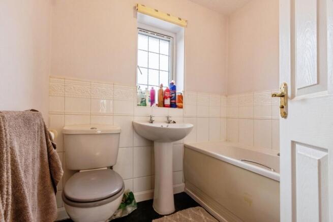 3 bed Semi-Detached for sale Image 12