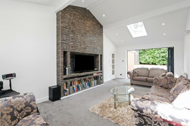 16 Finwood Close-19_lo.jpg