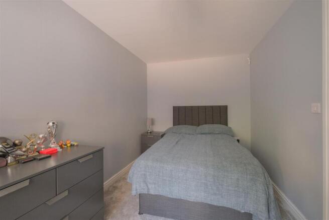 4 bed Town House for sale Image 12
