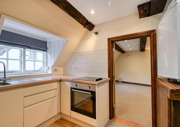 Flat 2 97 Cartway-3.jpg