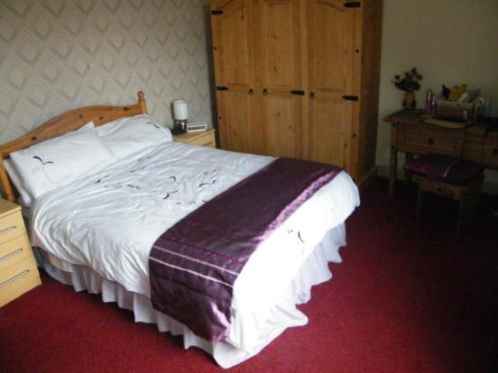 Bedroom One Pic1