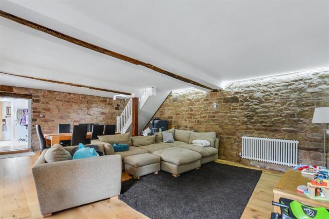 3 Dale Road lounge.jpg