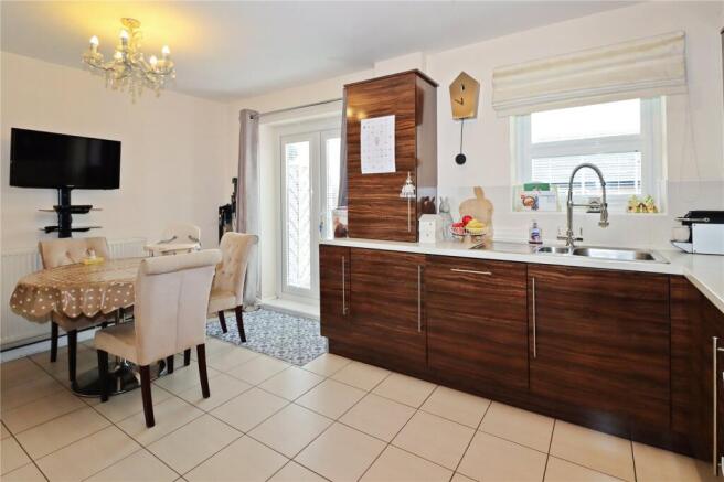 Kitchen/Dining