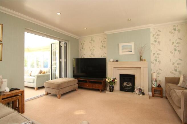 4 bed Detached for sale Image 5
