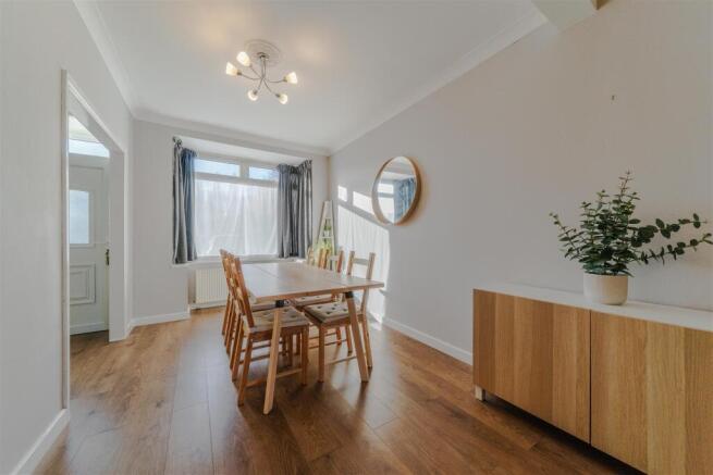 Lounge/Dining Room