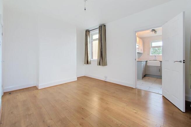 3 bed Semi-Detached for sale Image 5