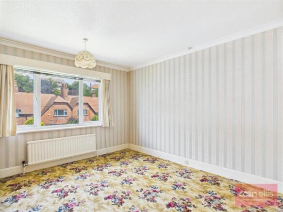 2 bed Flat for sale Image 11