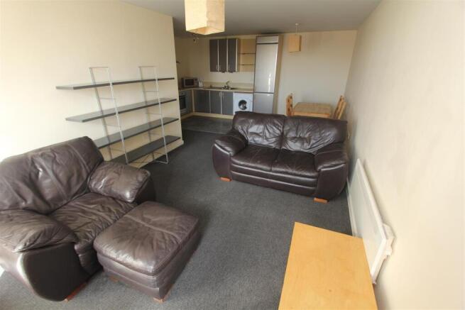 LivingRoom2.JPG