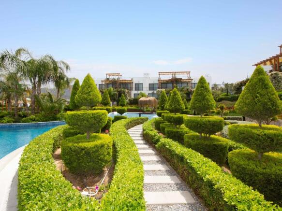 3-bedroom resale garden Seaside apartment + within a luxury holiday complex + Title deed in the owner?s name, VAT paid Image 9999 1
