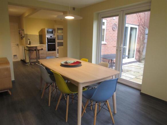 Living / Dining Area