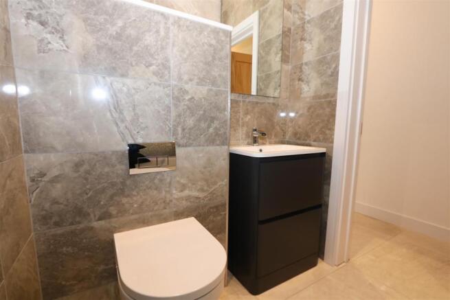 bathroom 2.jpg