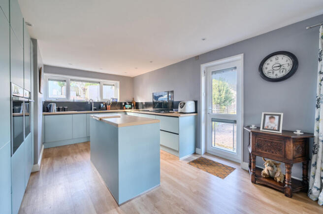 1429437-15-69b432...