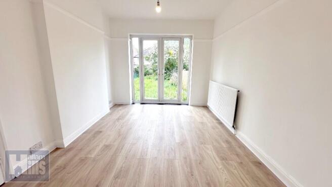 3 bed Semi-Detached to rent Image 5