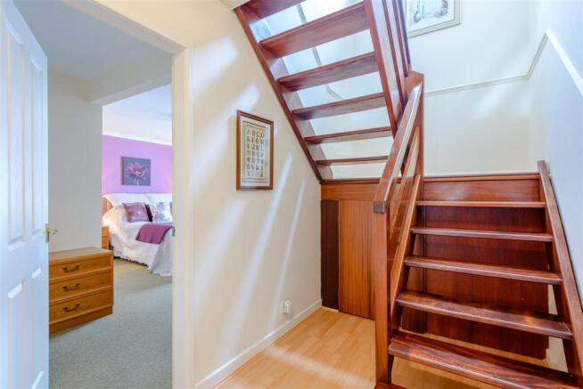8429480-interior04.jpg