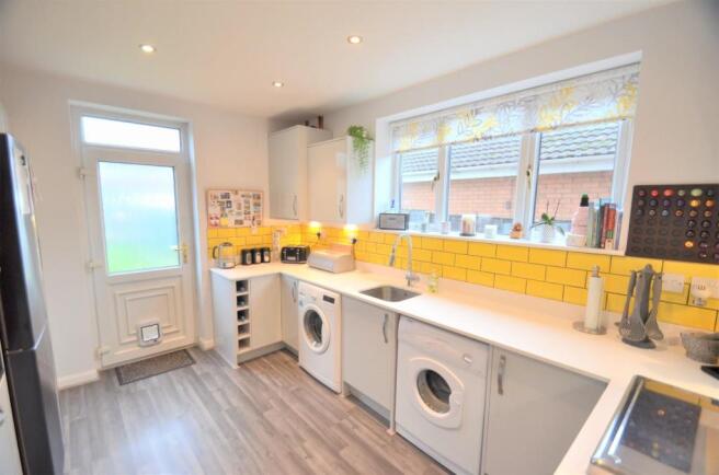 kitchen .jpg