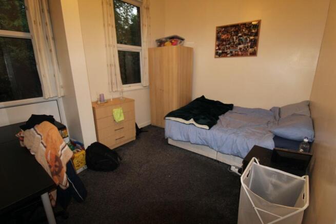 2 bed Terraced to rent Image 5