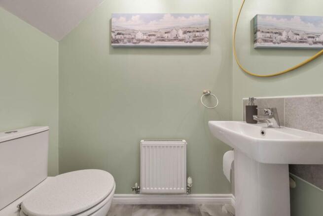 4 bed Detached for sale Image 12