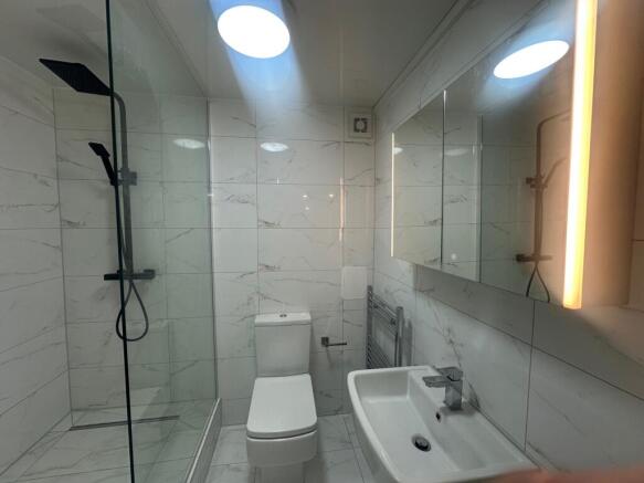 2 bed Flat to rent Image 4