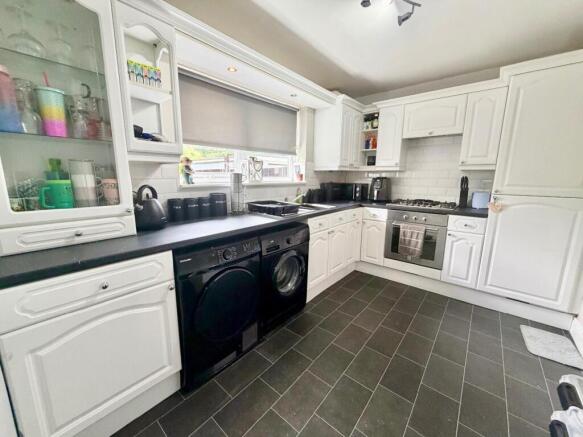 2 bed Semi-Detached for sale Image 5