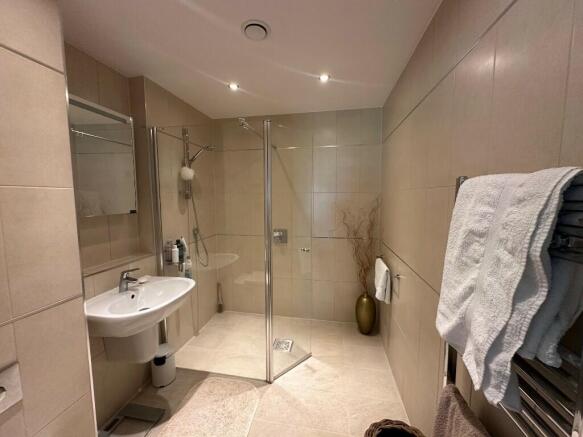 Ensuite