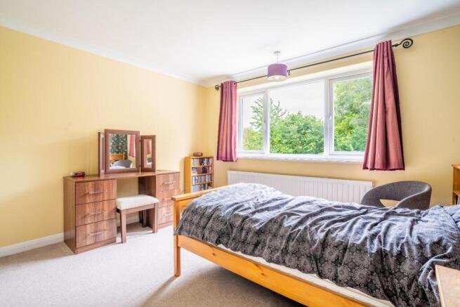 3 bed Semi-Detached for sale Image 10