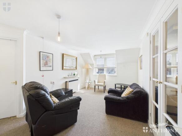 CAM03218G0-PR0593-STILL017