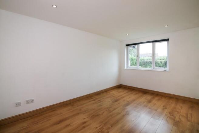 Bedroom 1 (Main)