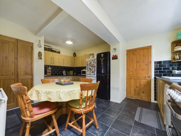 Kitchen/Dining Area