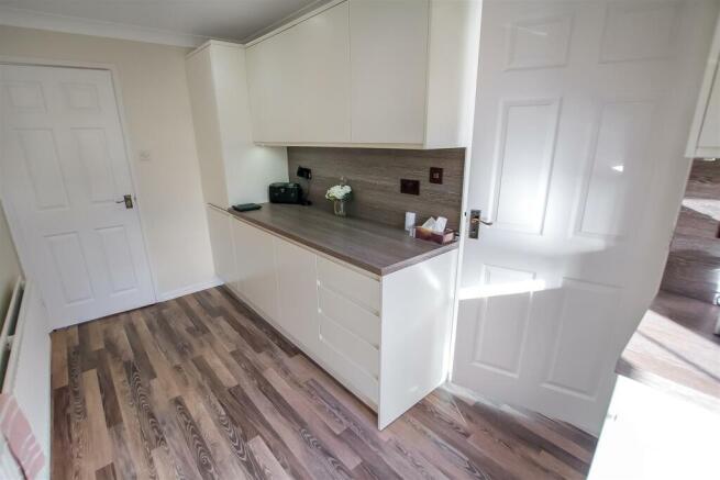 Kitchen (2).jpg