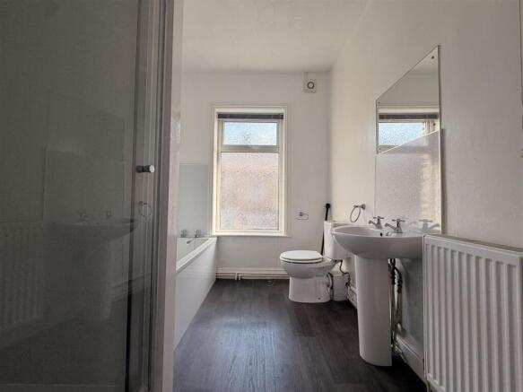 3 bed Terraced to rent Image 9
