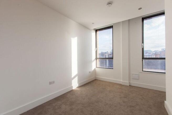 2 bed Apartment to rent Image 5