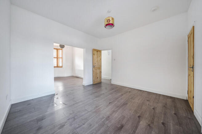 1437858-5-69cabe7...