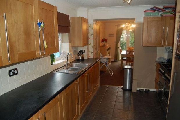 KITCHEN/BREAKFAST ROOM