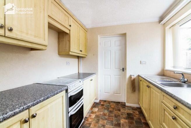 Birchwood Walk, Kingswinford, West Midlands photo 4