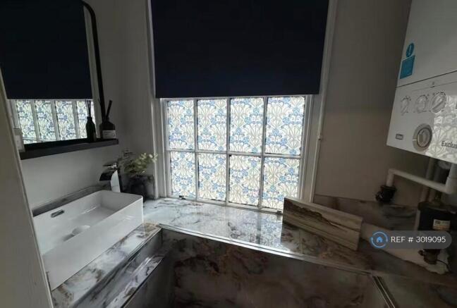 3 bed Semi-Detached to rent Image 9