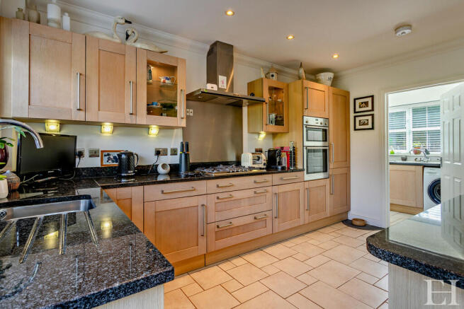 8574160-interiorW...