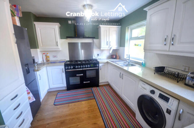 Three bed end-terrace house to rent Fairlop Road,