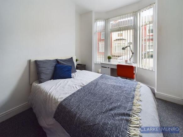 3 bed Town House to rent Image 5