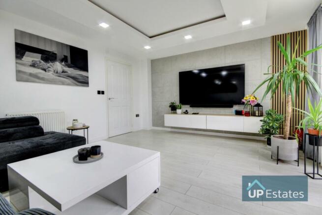 FAMILY LIVING ROOM