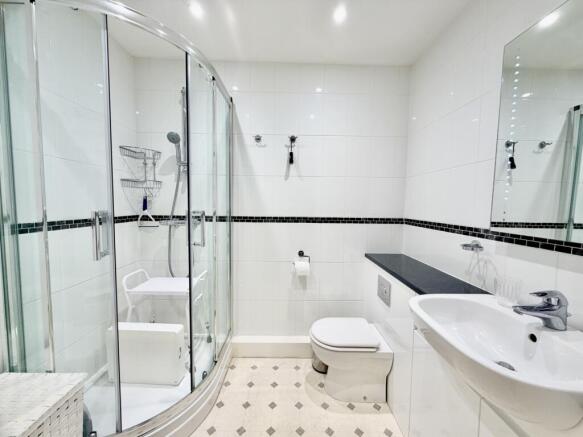 2 bed Apartment for sale Image 11