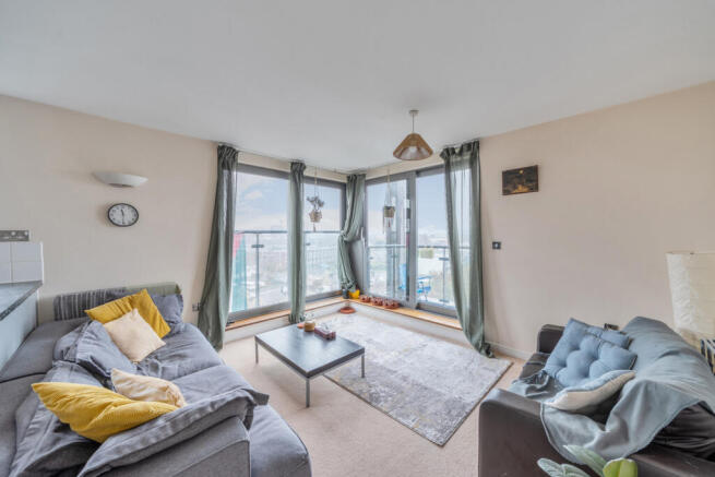 1375597-12-691720...